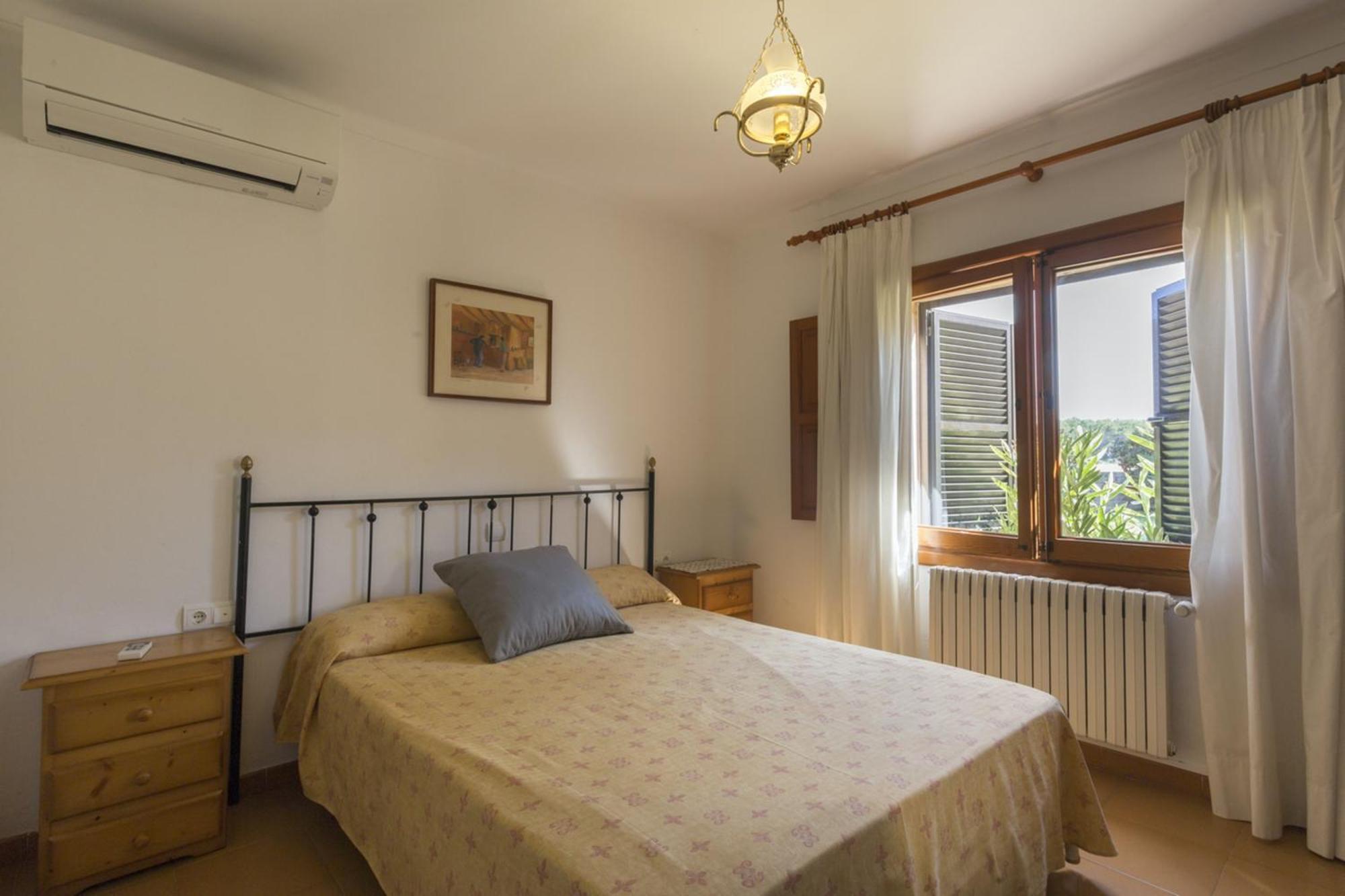 Elegant Villa: Pollenca Poolside Retreat Villa *