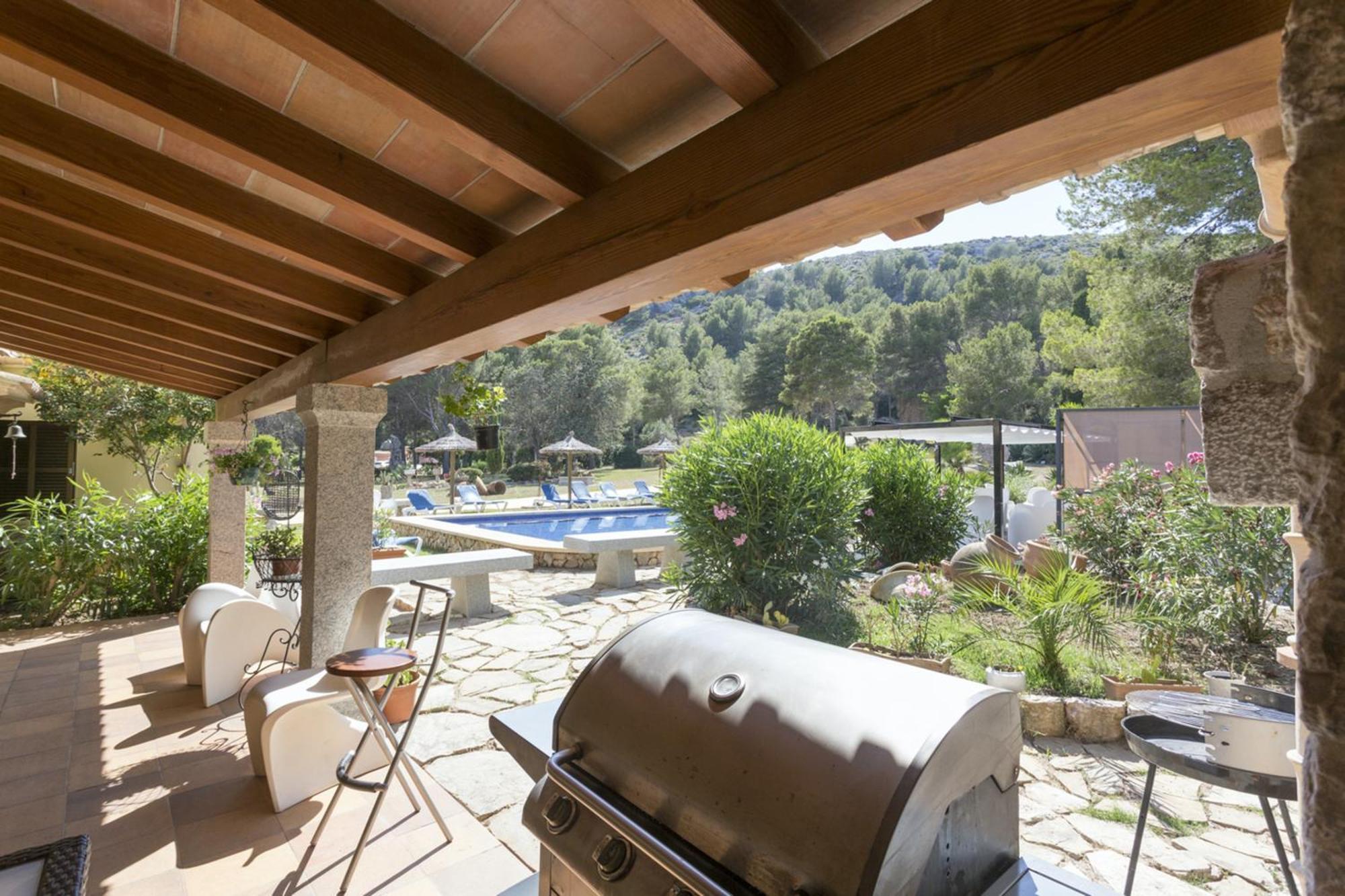 Elegant Villa: Pollenca Poolside Retreat Villa *