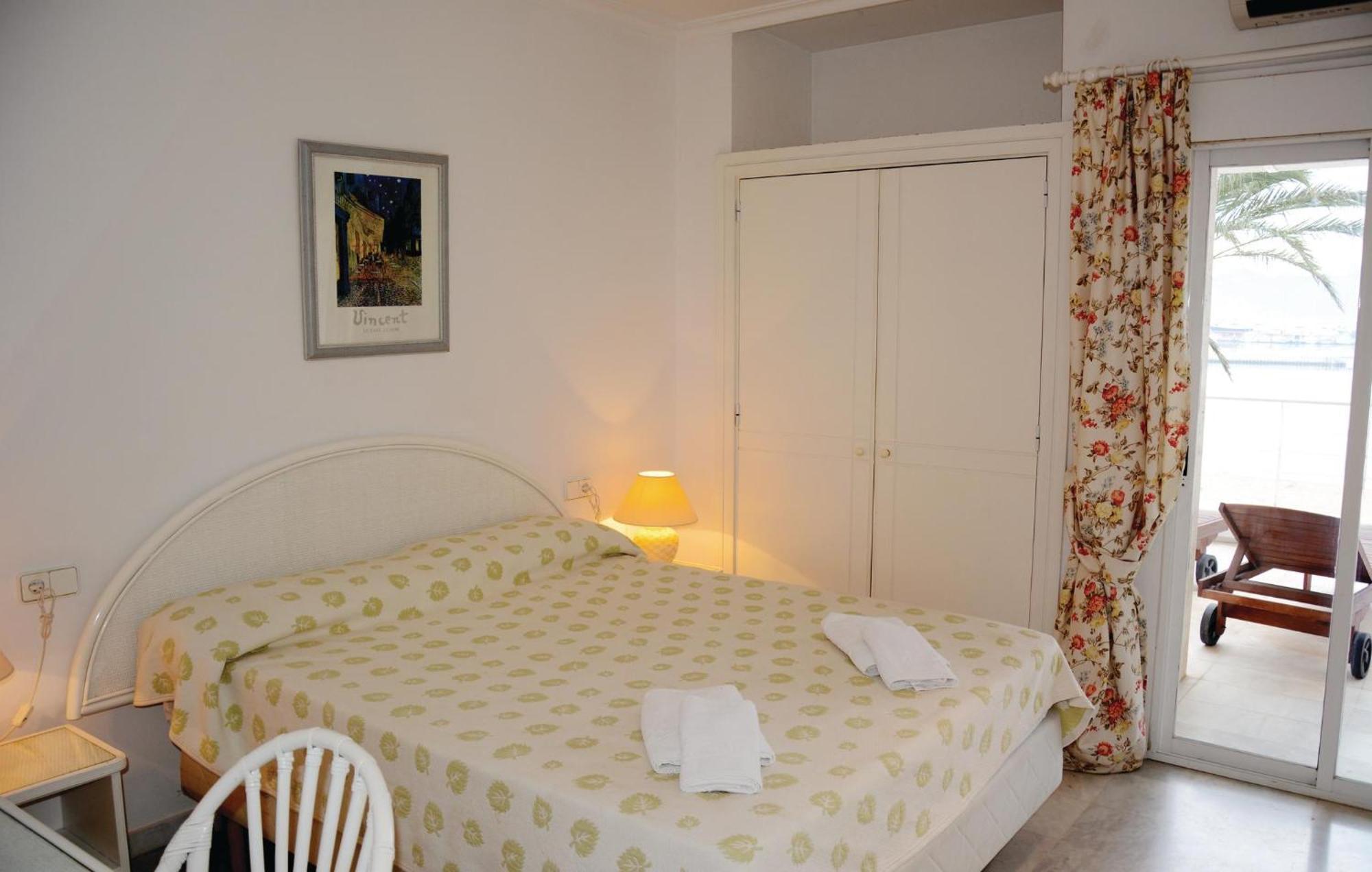 Apartment 3 Bedroom Beautiful In