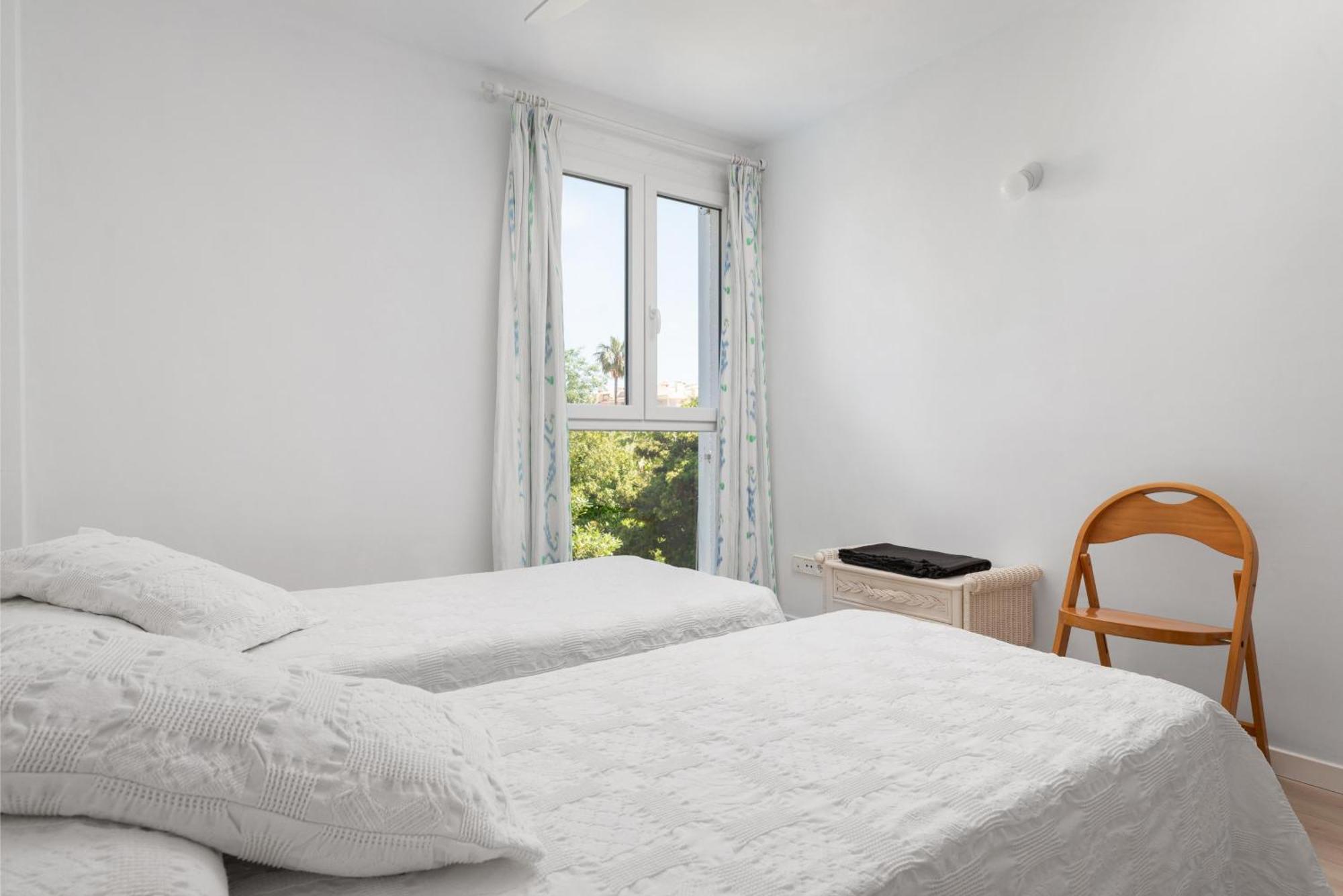 Roca Llenaire 1c Apartment *