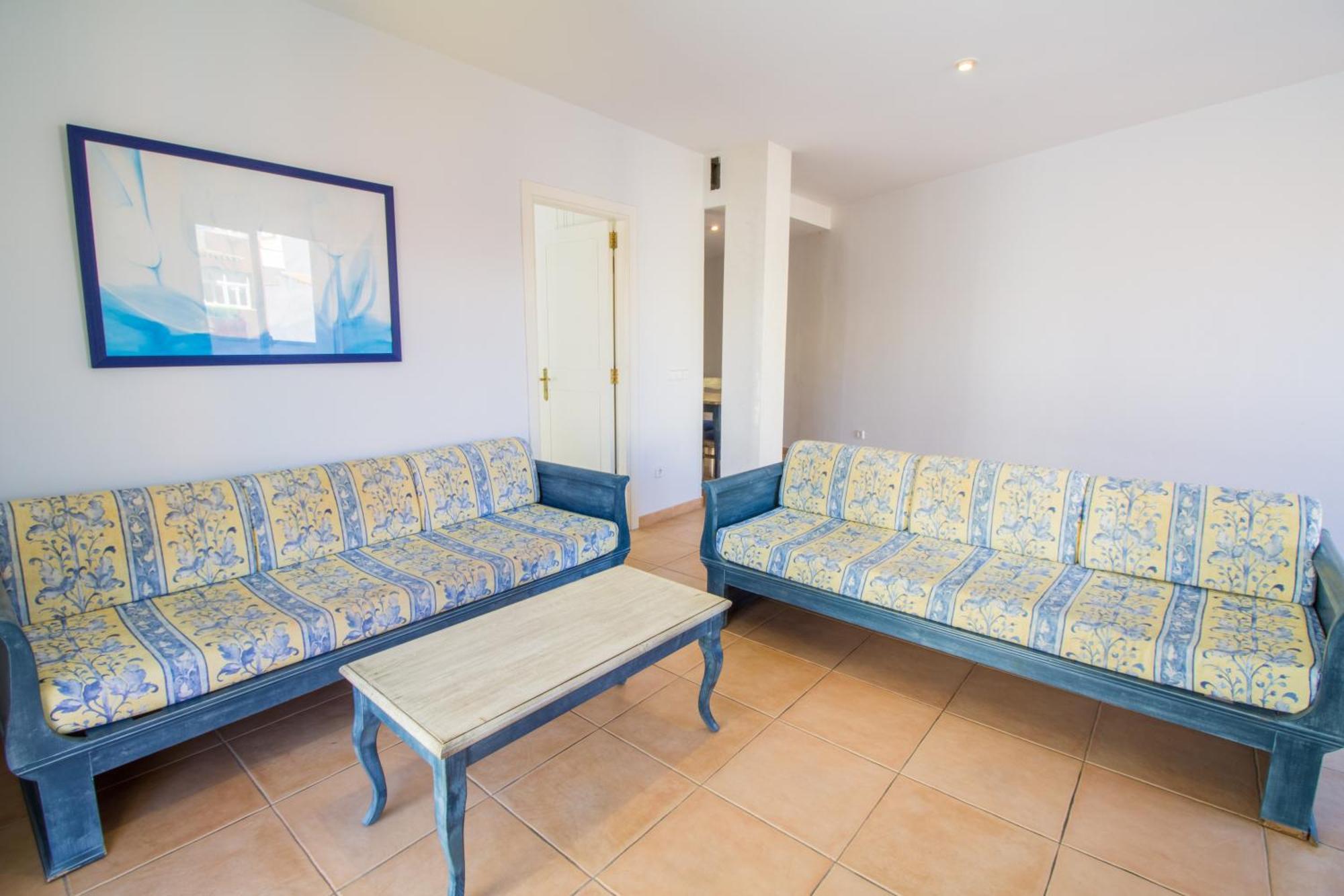 Apartment With Wifi And Pool