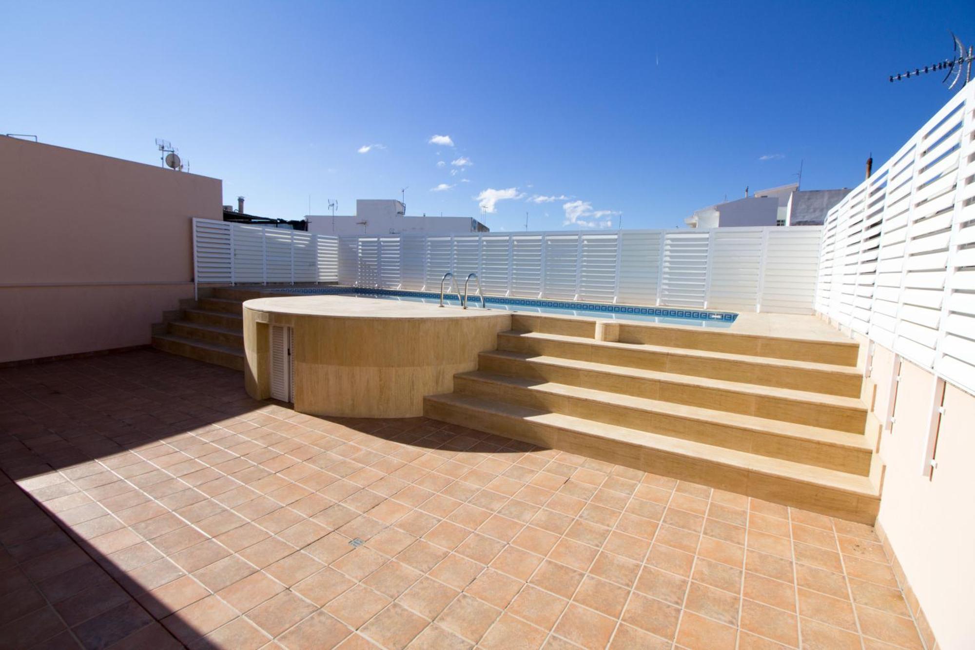 Apartment With Wifi And Pool