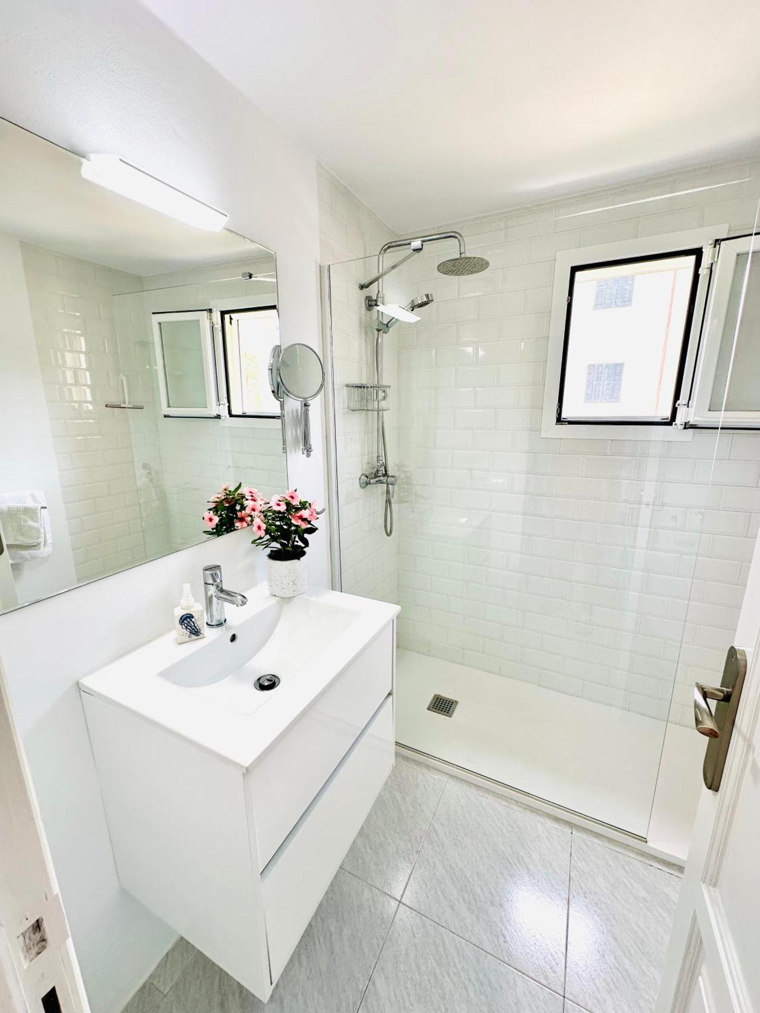 Apartment Bonito Con Piscina A 50 Metros De La Playa!