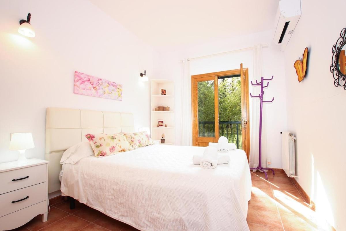 Beautiful For 8 People Close To Pollensa By Renthousing Villa