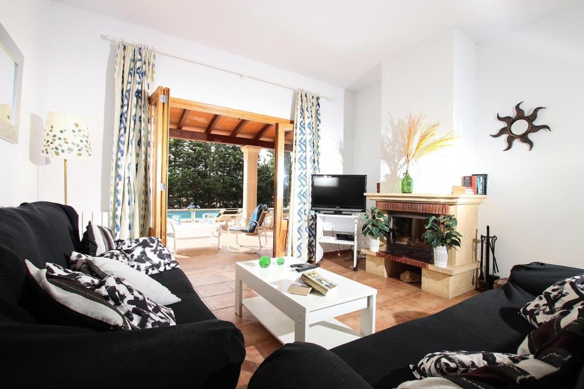 Beautiful For 8 People Close To Pollensa By Renthousing Villa