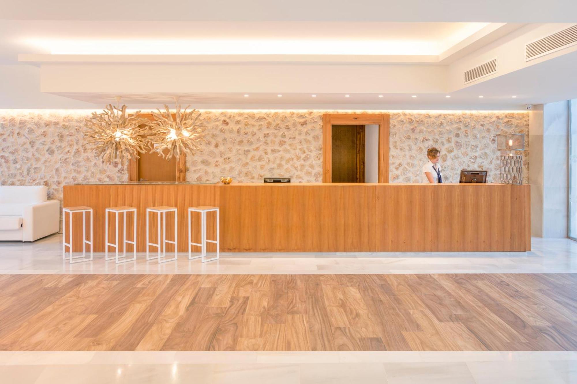 Hotel de apartamente Marsenses & Adults Only 4*