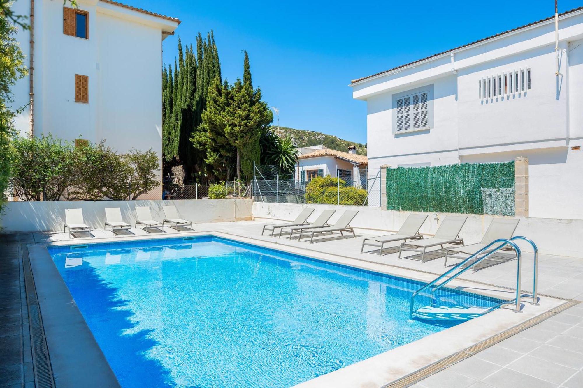 La Plaza Apartment