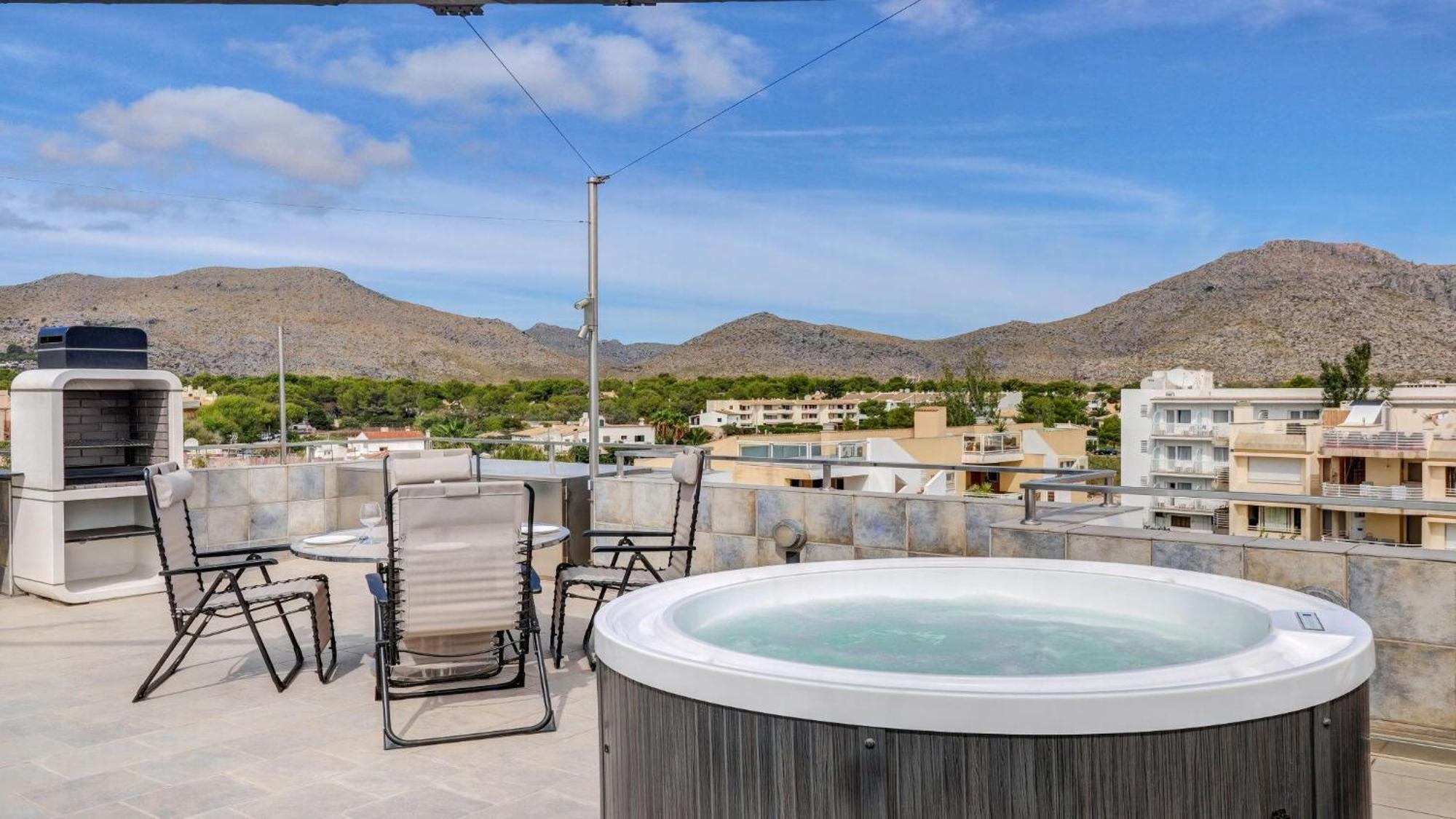Tamarells 12 Mit Jacuzzi Apartamento *