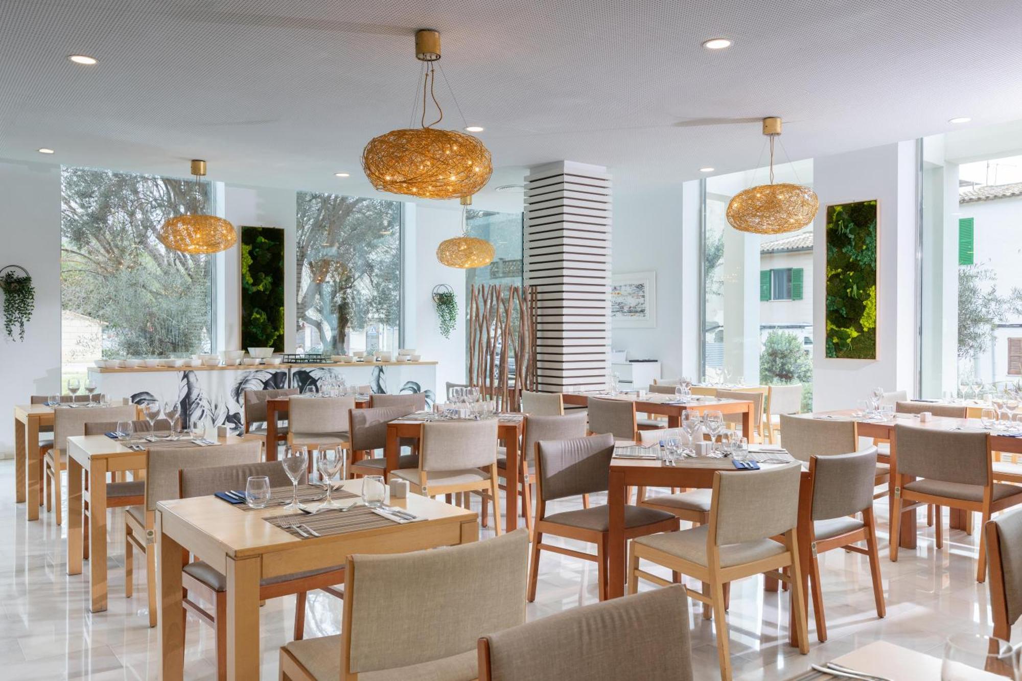 Hotel de apartamente Marsenses & Adults Only 4*