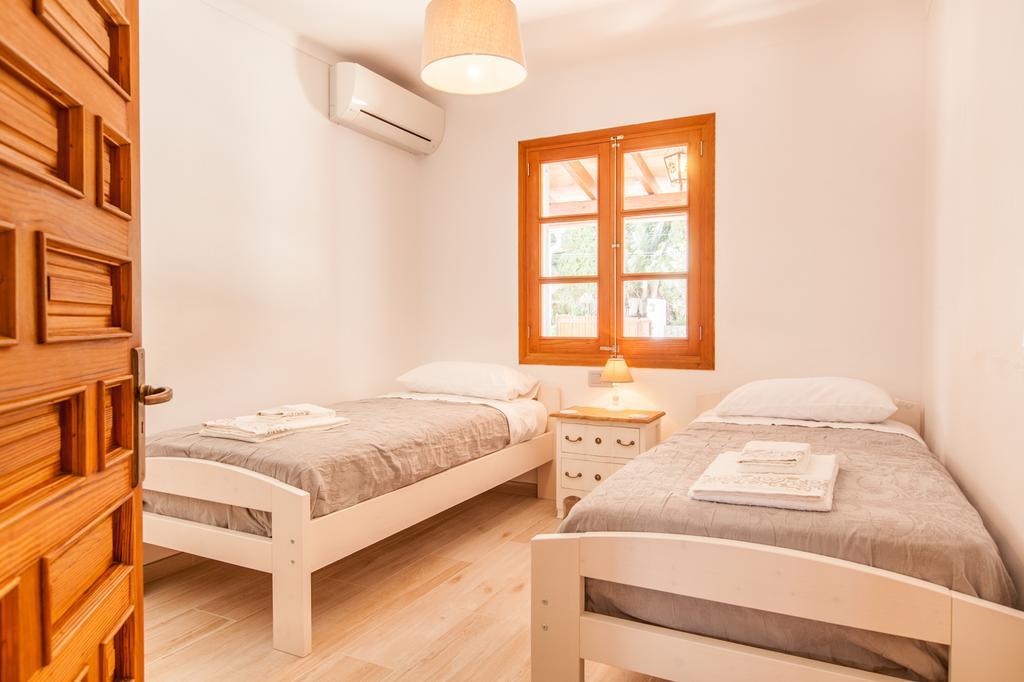 Can Garu Villa *