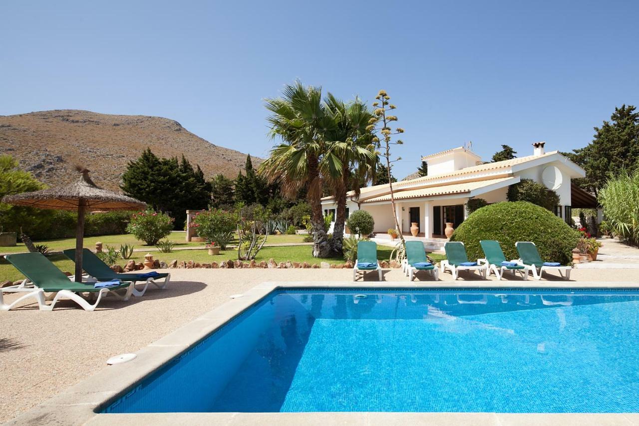 Cipreses Villa