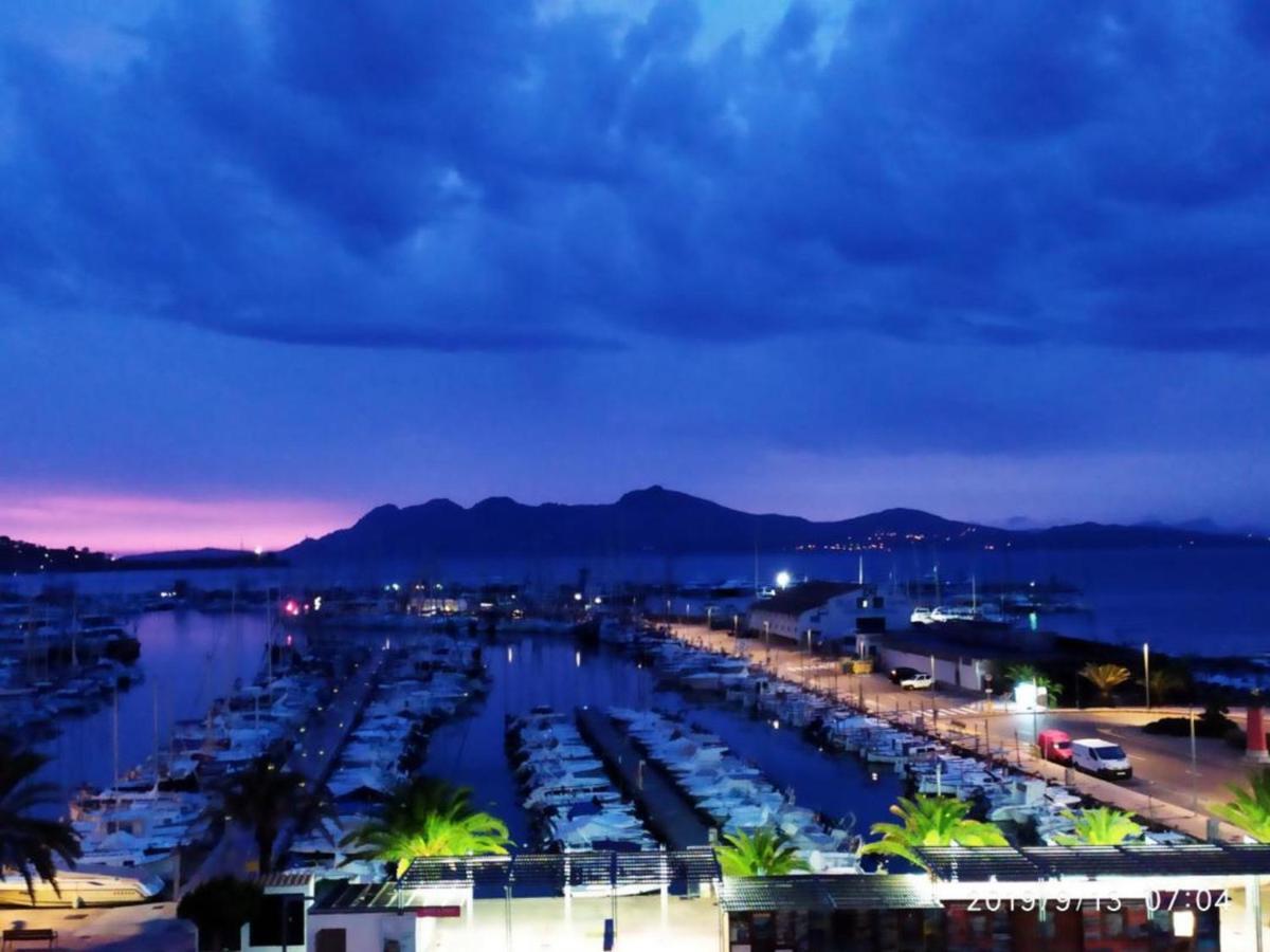 Far Blue Marina Front * Port de Pollenca