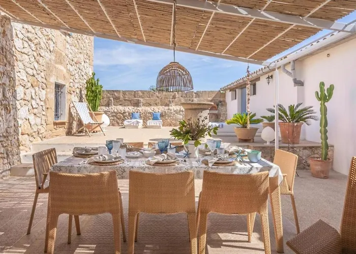 Villa Cuarassa Family