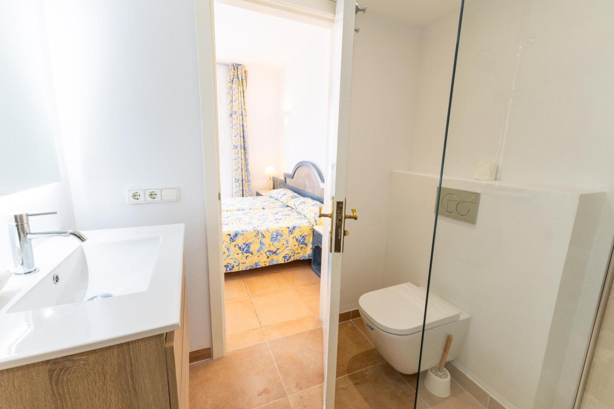 With Wifi And Pool Apartament